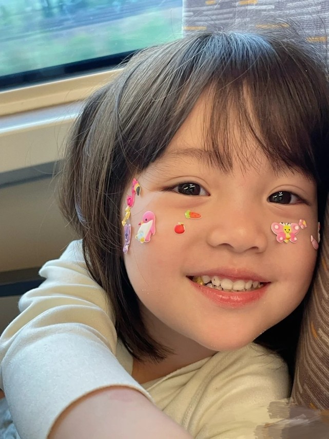 演员徐可承认隐婚生女，妻子是大学初恋，女儿比爸爸还红